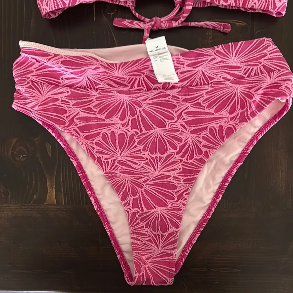 Cupshe Pink Triangle Bikini with Floral Design - Picture 2 of 6